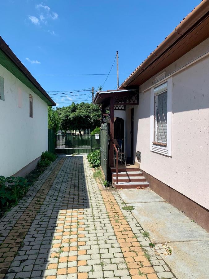Amira Apartman Apartamento Hajdúszoboszló Exterior foto